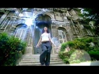 Rüzgar Eren - Girmem Yatağına 2011 Orijinal Klip