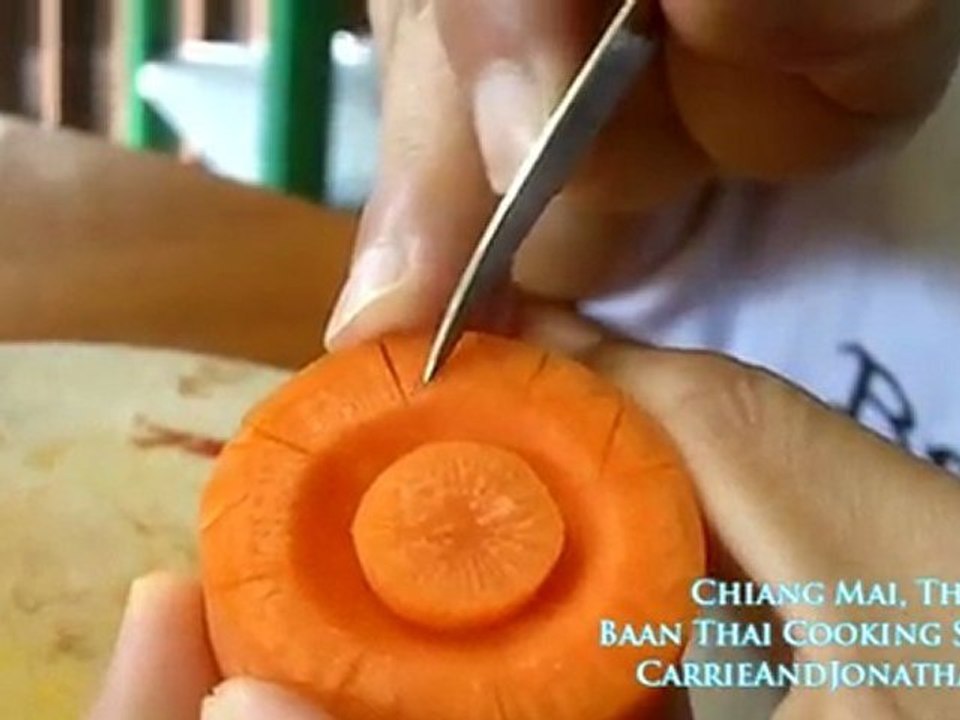How To Carve Thai Vegetables: Star Carrots