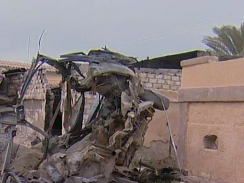 Gaddafi's forces reclaim Libyan towns