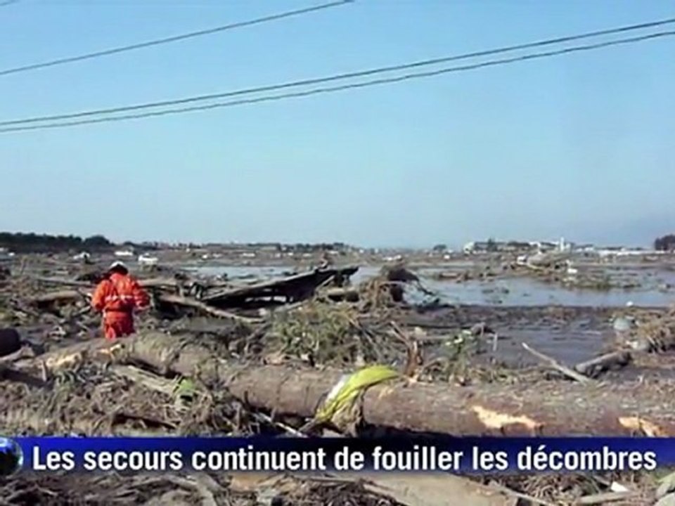 Japon: les recherches se poursuivent dans les décombres