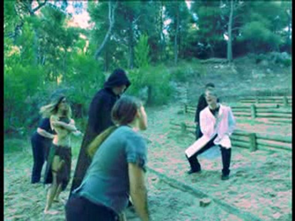 E12S01 Ancestral Earth - Danse Zombie Danse !