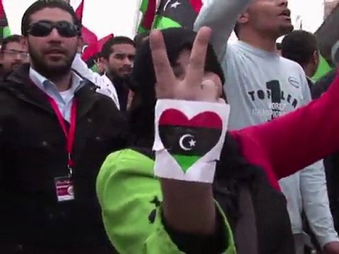 A Benghazi, les Libyens demandent une aide internationale