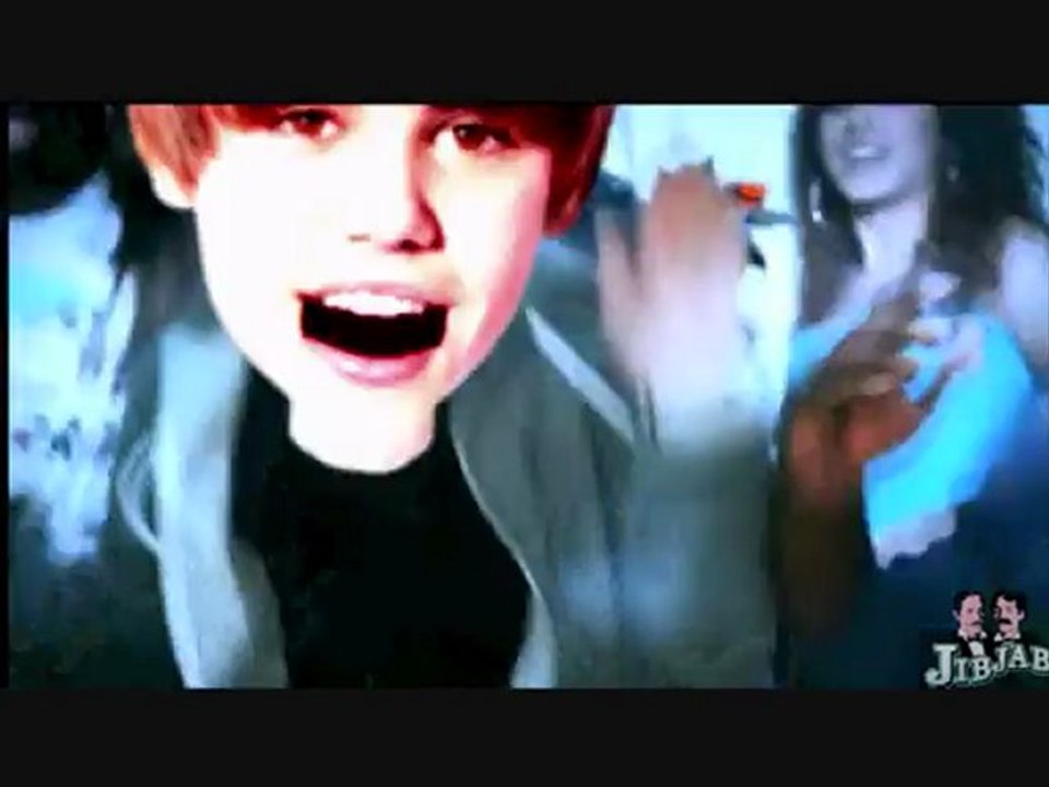 Deejay Dancing With Justin Bieber