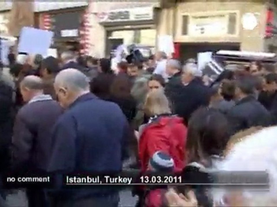 Turkish journalists protest over arrested... - no comment