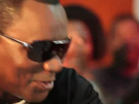 [ZOUK 2011 ]GRIV'LA - WOY MANMAN /clip nouveaute gwo ka