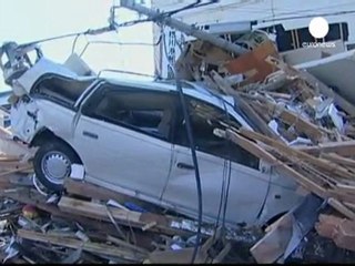 Japan survivors' desperate search for loved ones