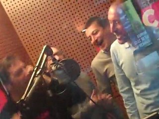 Taye Taiwo, le nouveau jingle de Julien Cazarre !