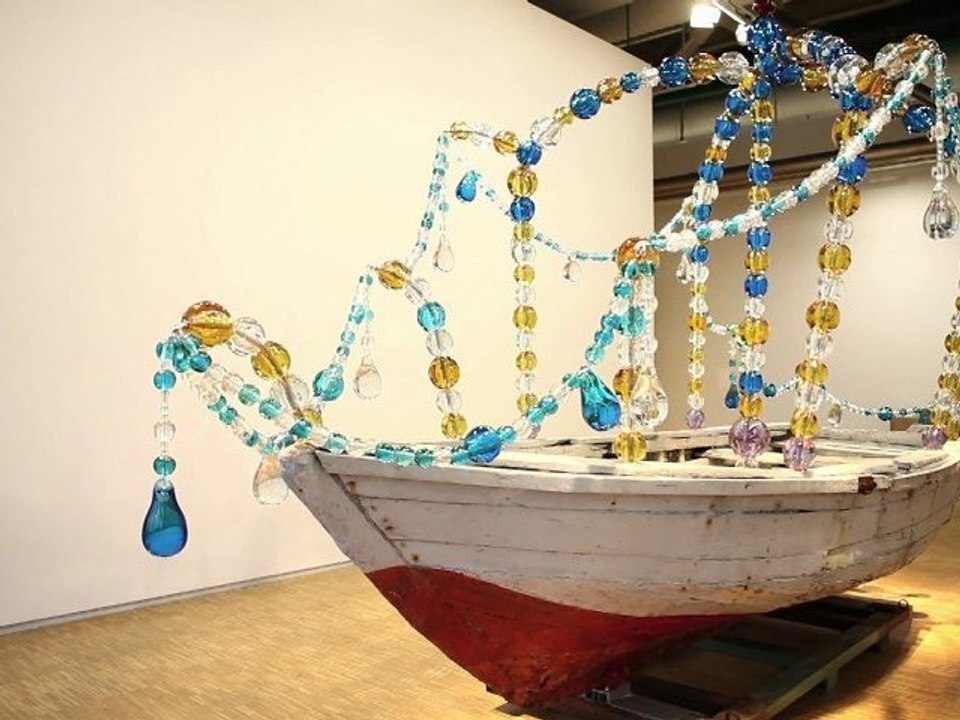 Le bateau de larmes, Jean-Michel Othoniel, par C. Grenier