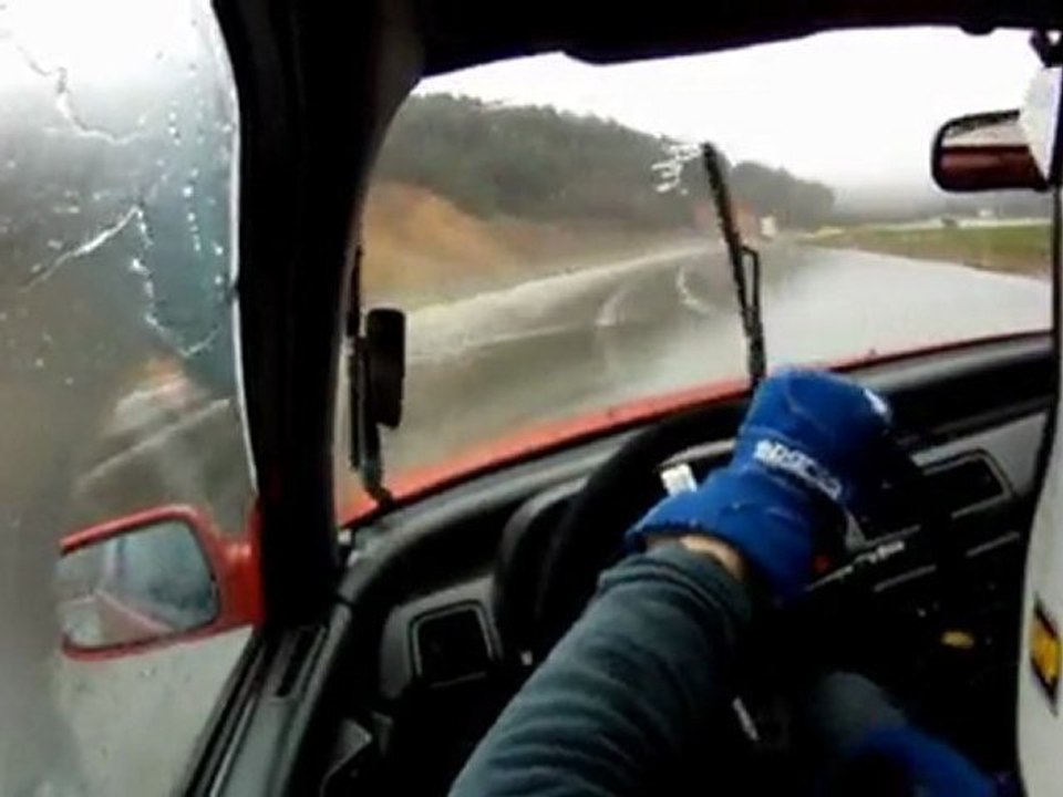 Honda civic EE9 vs Porsche Alès pluie