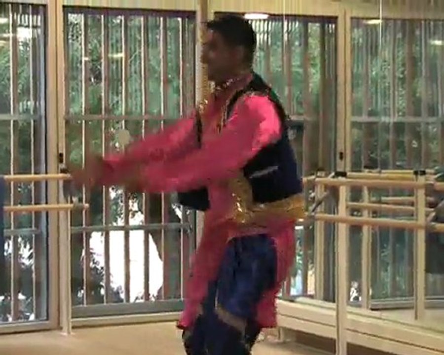 Entrez dans la danse indienne avec Indian Ocean