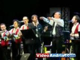 Renzo Arbore e Francesco Giorgino cantano insieme ad Andria