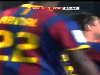 Gary Medel vs Barcelona
