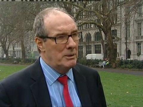 Hutton: 'Executives should risk salary for bonus'