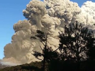 Un volcan s'est réveillé dans le sud-ouest du Japon