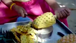 Eplucher un Ananas