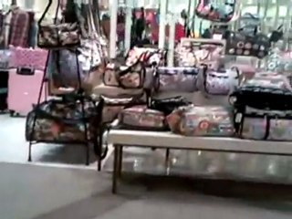 Fear grips shoppers in quake-hit store