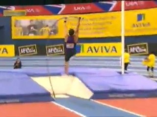 Salto con l'asta che dolore