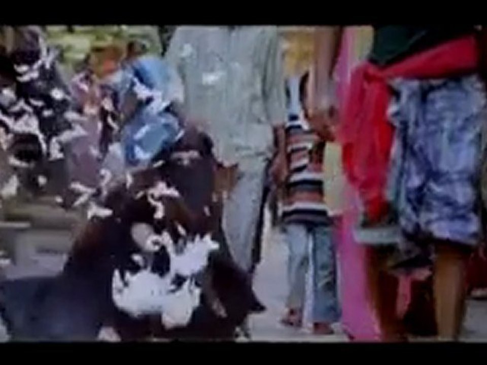 Watch:Hot & Sexy Mallika Sherawat in HISS