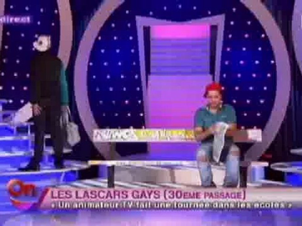 Les Lascars Gays - Un animateur fait le tour des écoles