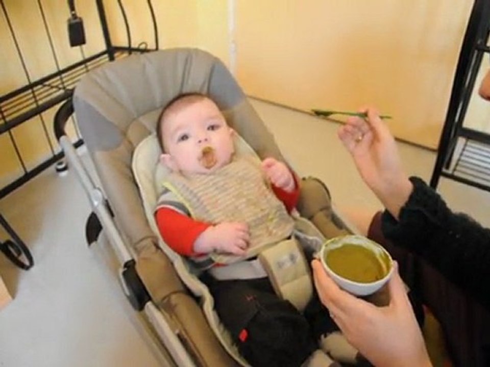 2011-04-amael_6eme_mois (2)