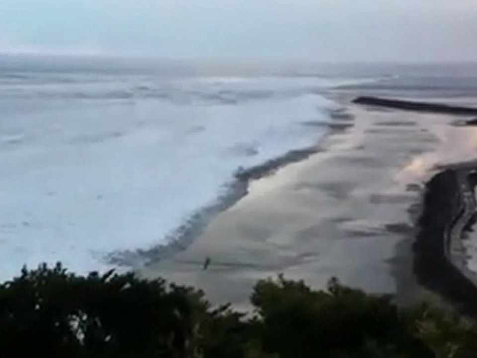Kataklizm w Japonii. Nowe ujęcie tsunami