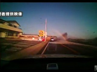 Kataklizm w Japonii. Nagrał tsunami w samochodzie