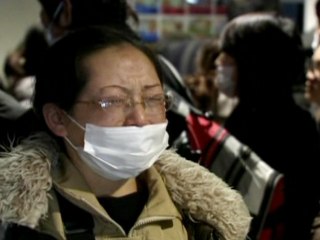 Foreigners Flock to Airports to Leave Japan Amid Nuclear Crisis