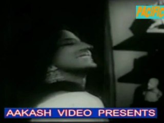 Dekhti Hi Raho Ns Aaj Darpan Na Tum : Mukesh