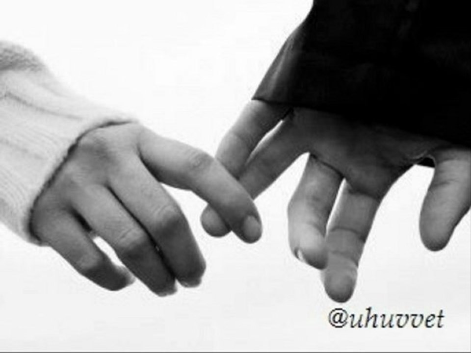 Üzüldüğün Şeye Bak...Emel Sayın