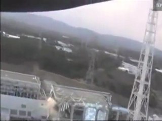Vista aérea de los daños en los reactores de Fukushima