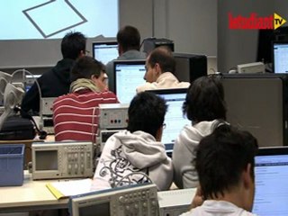 Diane vous fait visiter son école d'ingénieurs postbac