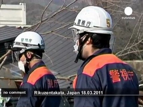Japon : minute de silence pour les victimes... - no comment