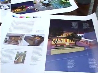 Paulo Goya, dono do Casarão da Bela Vista, mostra o interior do imóvel tombado