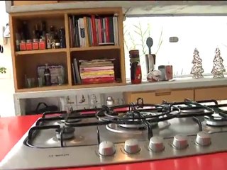 Casa estreita e comprida: muita integração e luz multiplicam o espaço