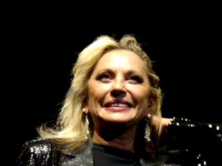 VERONIQUE SANSON 2011 ROUEN LE TEMPS EST ASSASIN LIVE