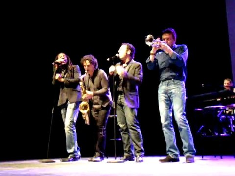 VERONIQUE SANSON 2011 ROUEN DROLE DE VIE LIVE (pont musical la fin)