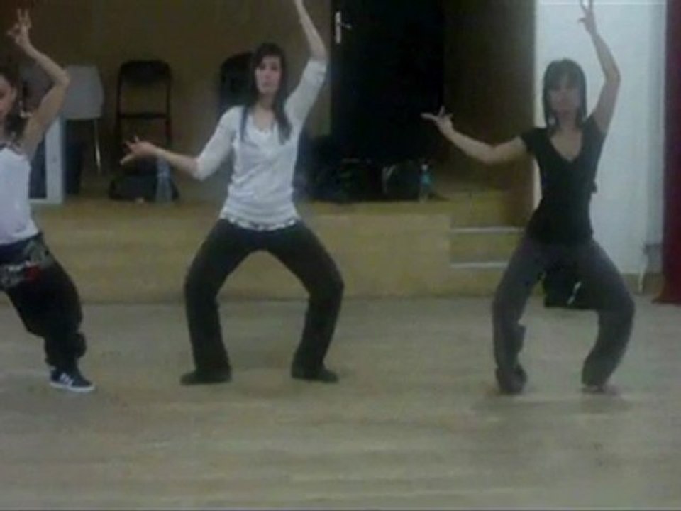 27 poses ..