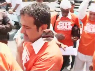 Dabbawallas Promote Mahesh Manjrekar's City Of Gold - Bollywood News