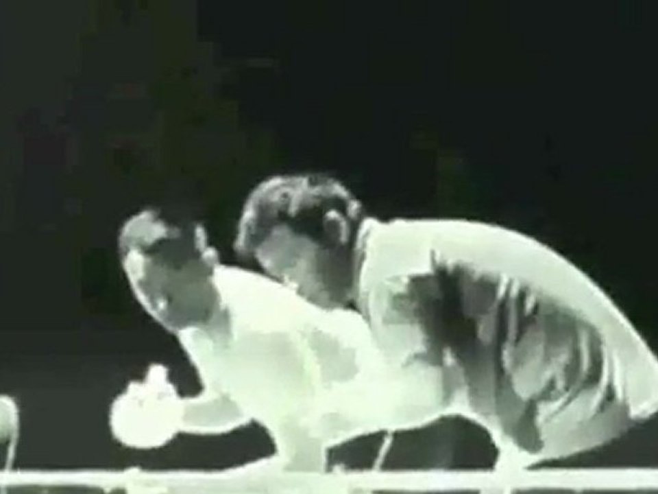 Table Tennis: Bruce Lee Stylee!