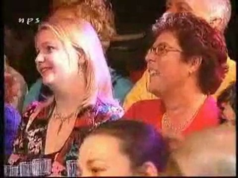 men in coats spectacle en entier