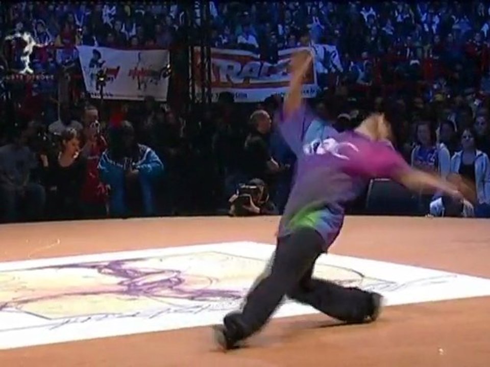 Maika & Kazane VS. Fanatixx in Juste Debout Hip-Hop Battle