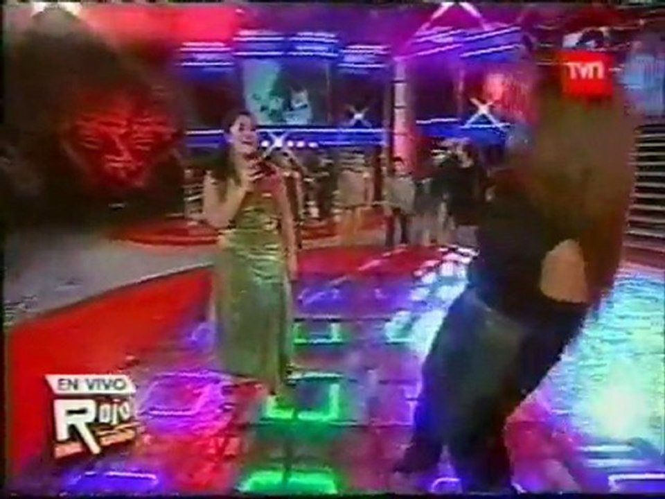 Myriam Hernandez con el clan ROJO