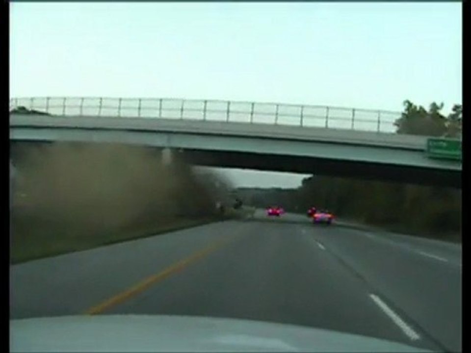 crash de voiture spectaculaire