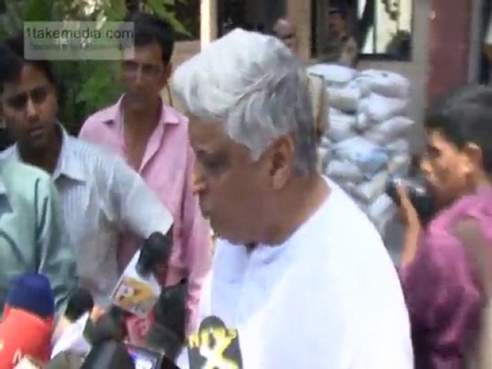Javed Akhtar Received Death Threatening E-Mail - Bollywood News