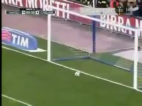 O Καβάνι φτάνει τα 22 γκολ στη Serie A και ισοφαρίζει το ρεκόρ του Βότζακ