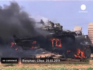 Libye : des Chars éventrés par des... - no comment