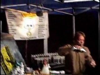 Démonstration cire 24 karats- Salon de l'auto à Momtréal-Car Show in Momtreal