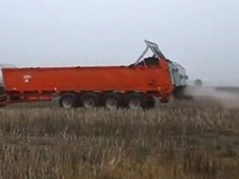 hayvan gübresi dağıtma makinesi