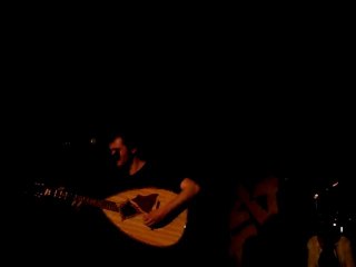 HK ET LES SALTIMBANKS A SAINT DENIS. JERUSALEM PALESTINIENNE