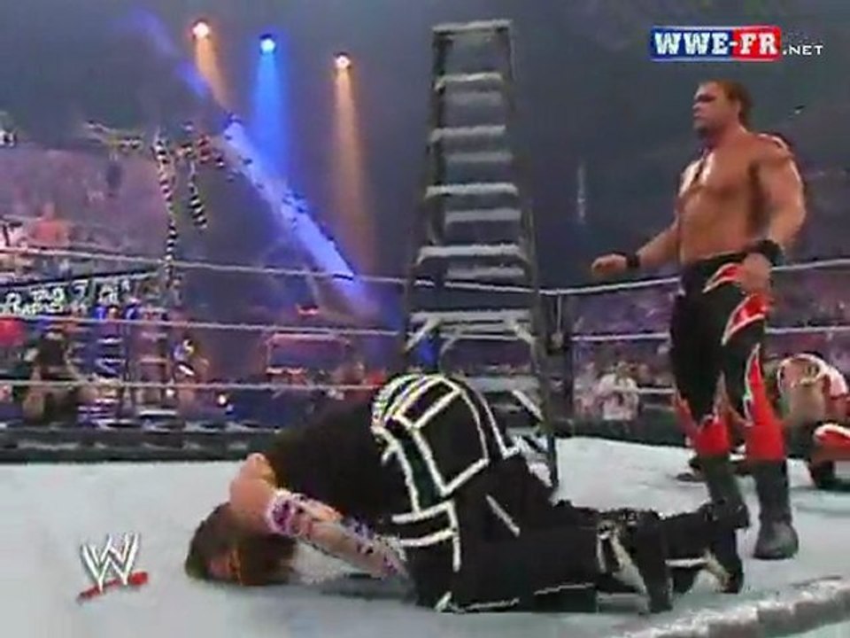 Wwe-Fr.Net - Ladder Match - 28ème Match [Shelton Haas Vs. Hardy's] P1